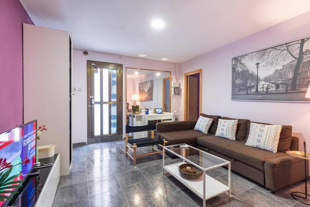 Subway Station Apartment Near Camp Nou L'Hospitalet de Llobregat Eksteriør billede