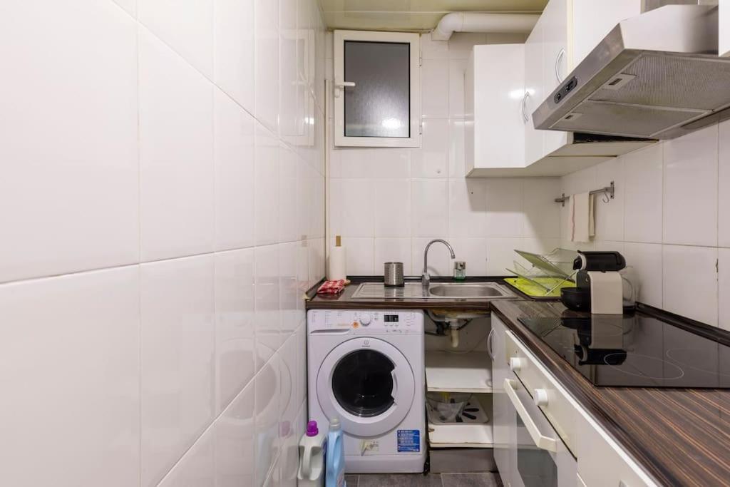 Subway Station Apartment Near Camp Nou L'Hospitalet de Llobregat Eksteriør billede
