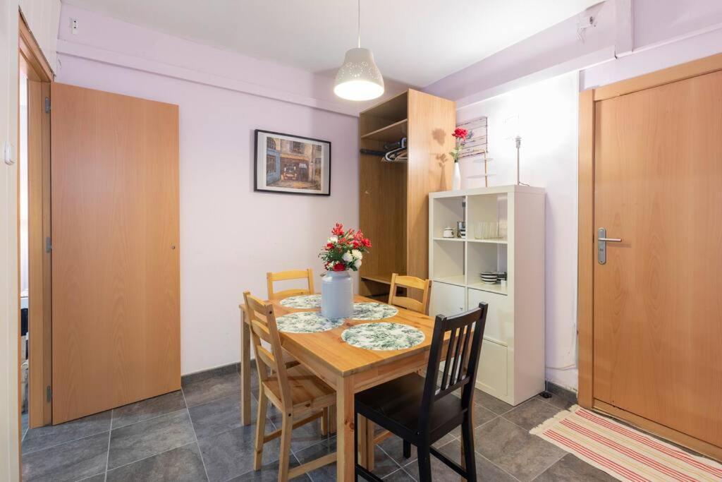 Subway Station Apartment Near Camp Nou L'Hospitalet de Llobregat Eksteriør billede